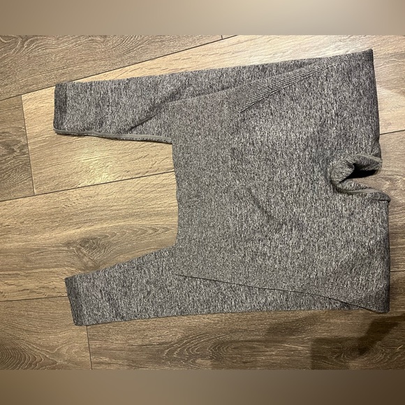 Butt lifting contour scrunch leggings (abyl apparel) size small - Picture 4 of 4